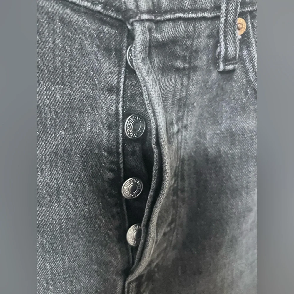 Levi's Straight Leg Women's Jeans in Washed Black